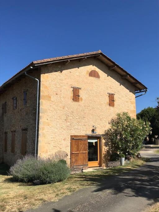 « Le Vieux Hangar » Gite A La Ferme Truffe Kültér fotó